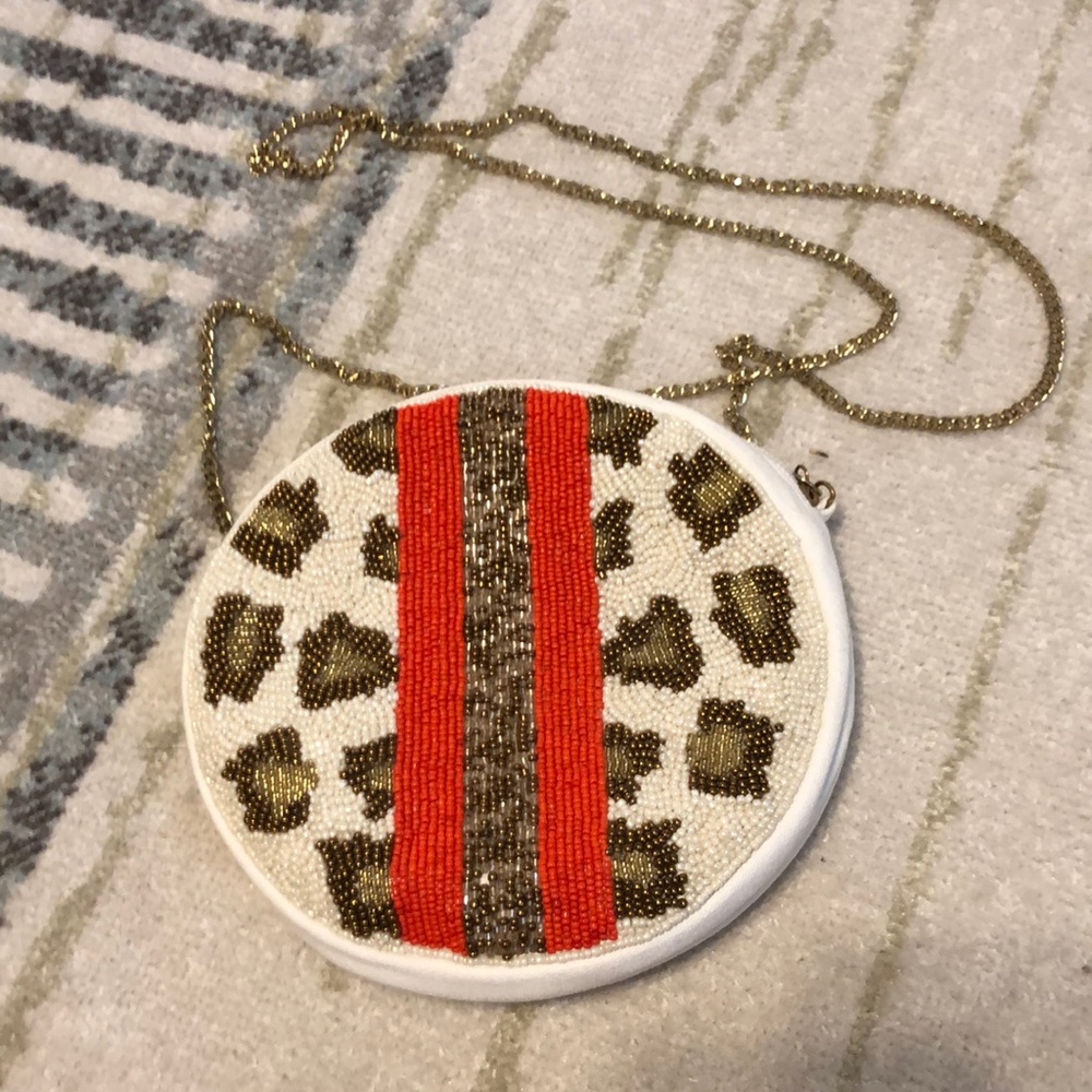 Beaded clutch